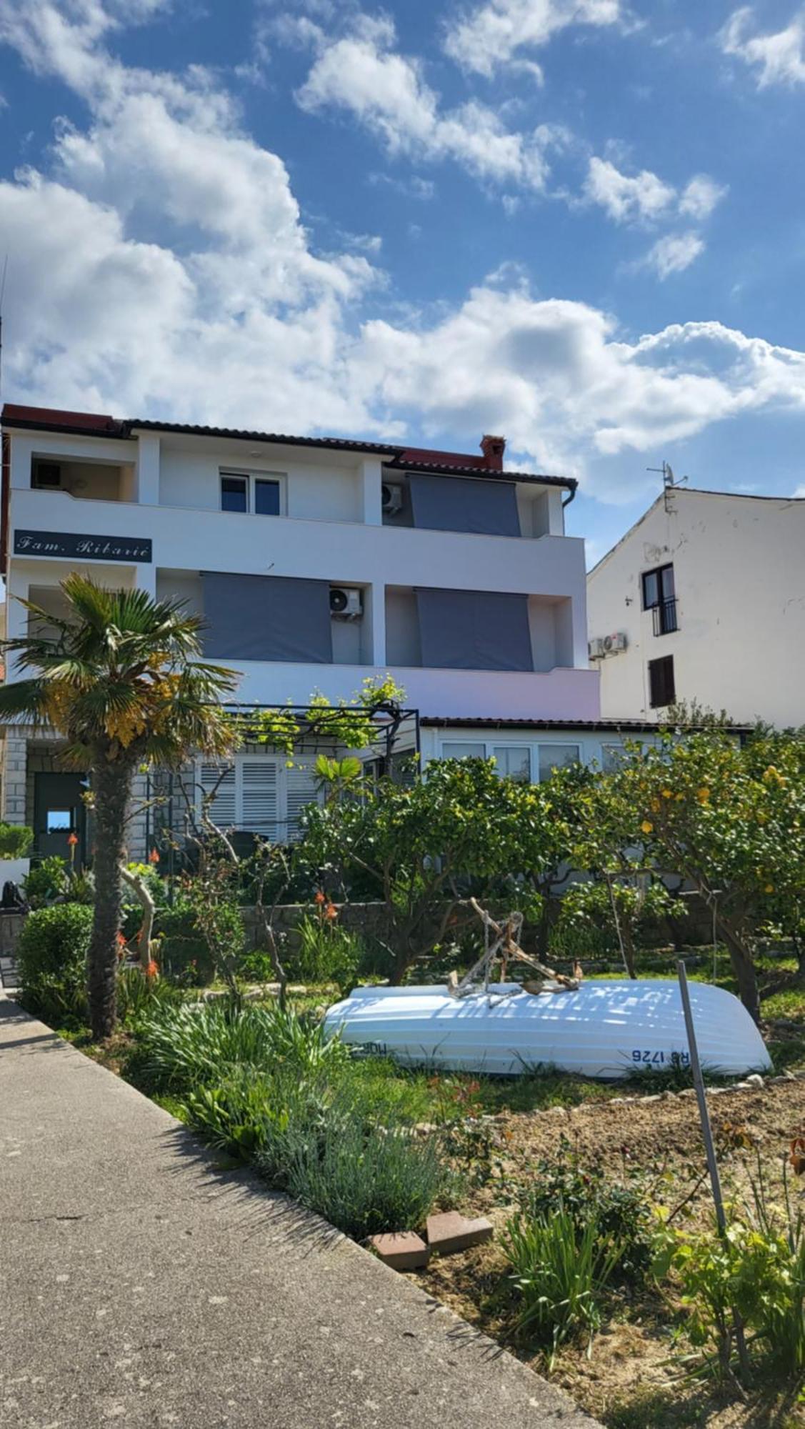 Apartments & Rooms Fam Ribaric Banjol Exteriér fotografie